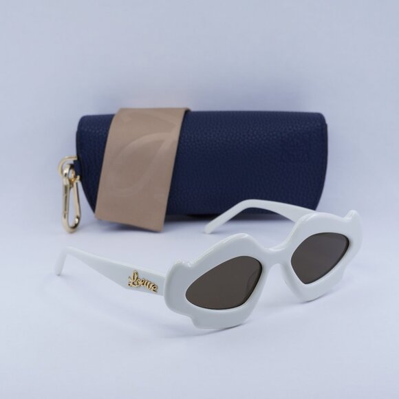 Final Price! Loewe LW40109U 21E Sunglasses main image 8